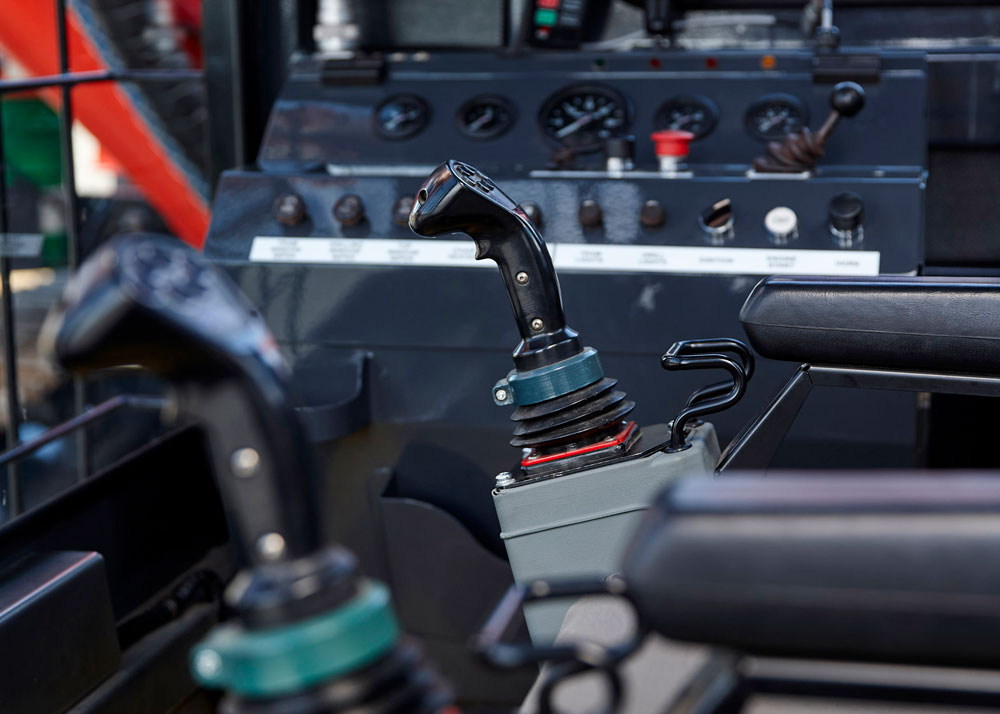 Sandvik DR560 drill rig controls